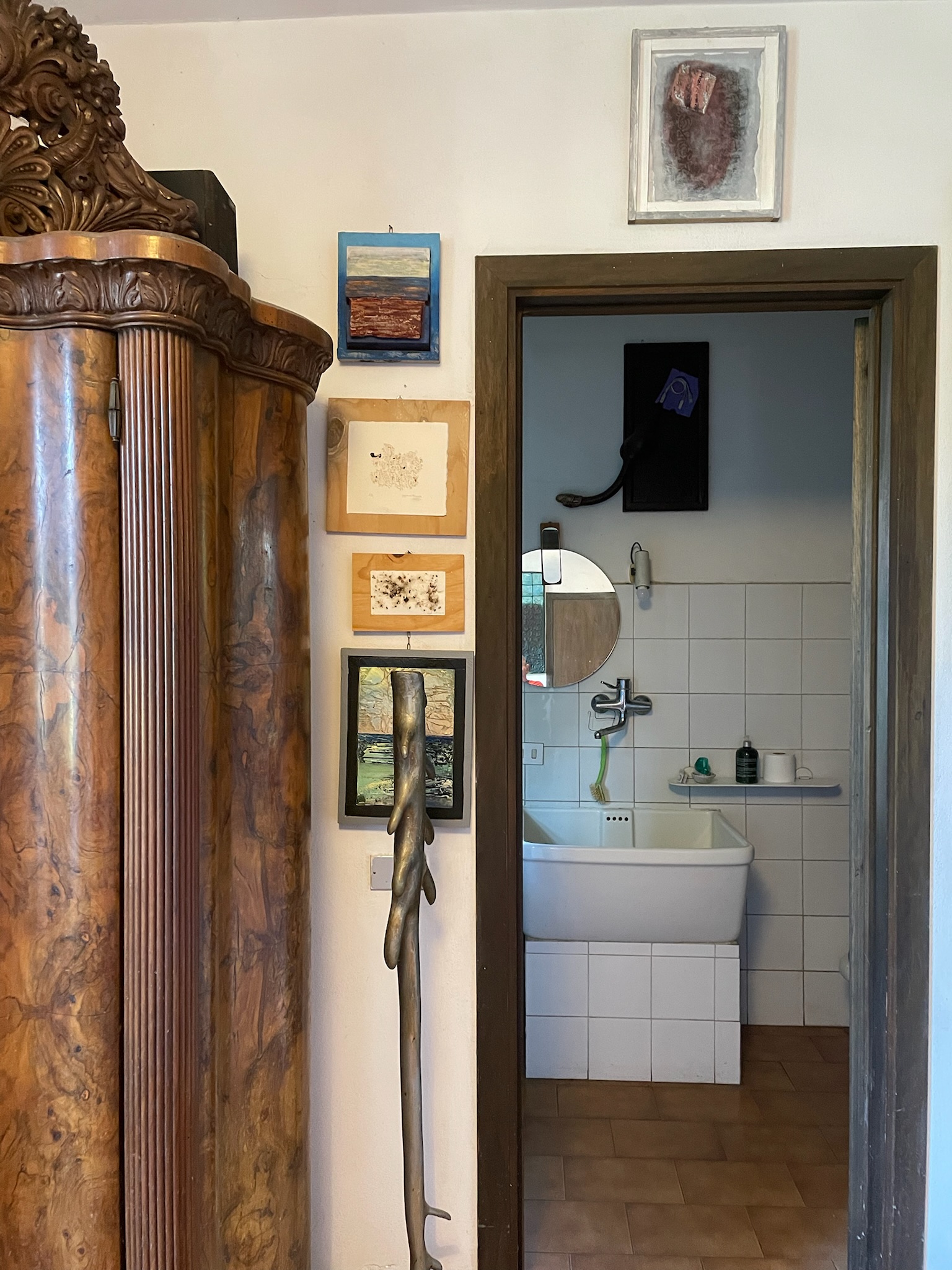 Montico House 08 - Passage area - documents and artworks along the route