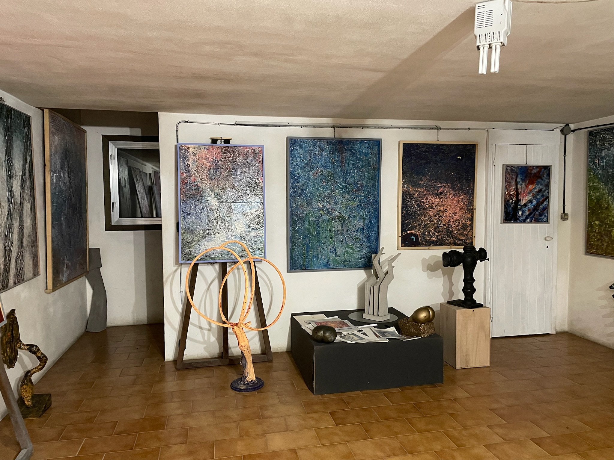 Montico House 22 - Main hall - core pictorial nuclei of the tour