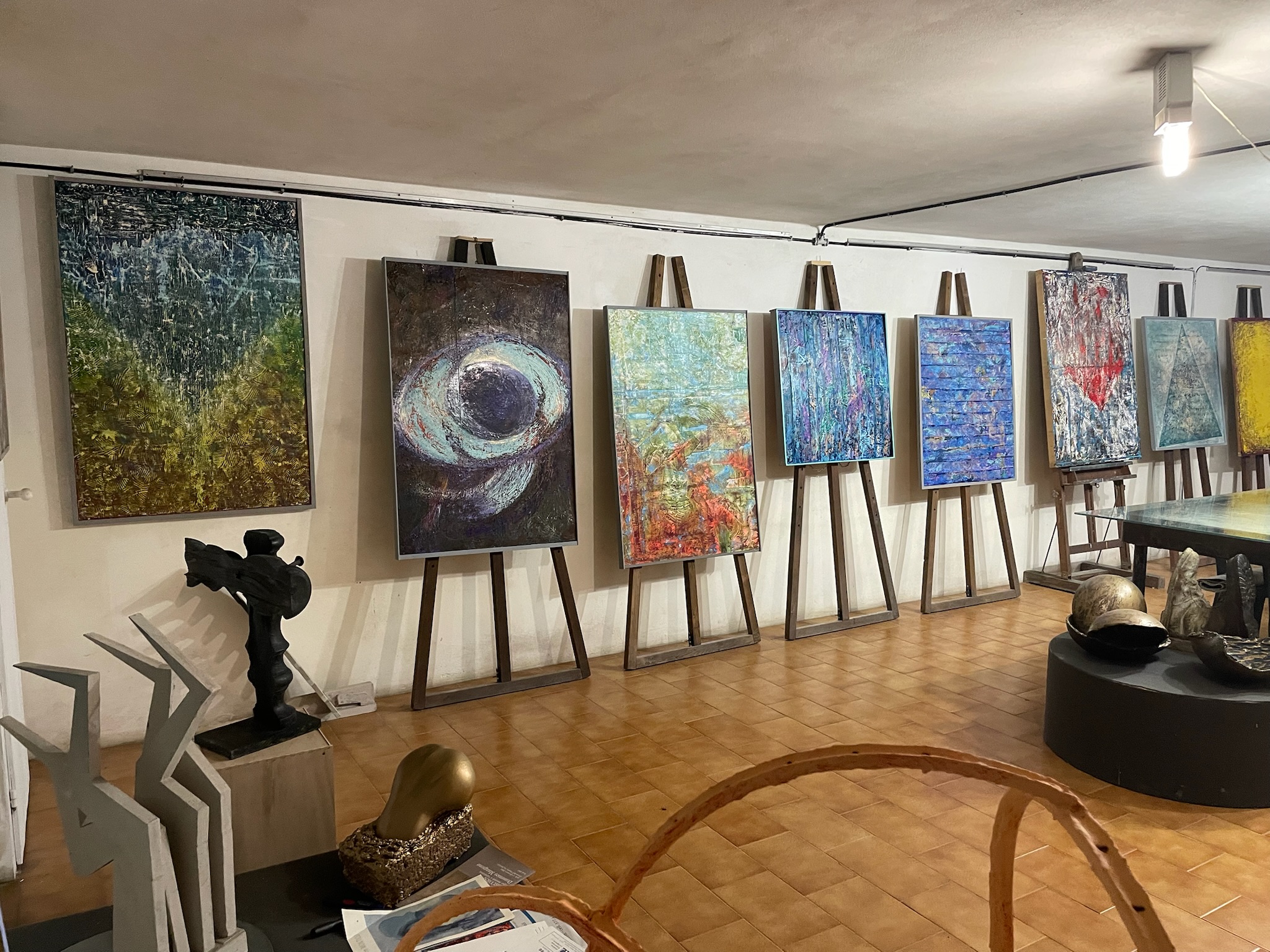 Montico House 33 - Easel wall - sequence of paintings