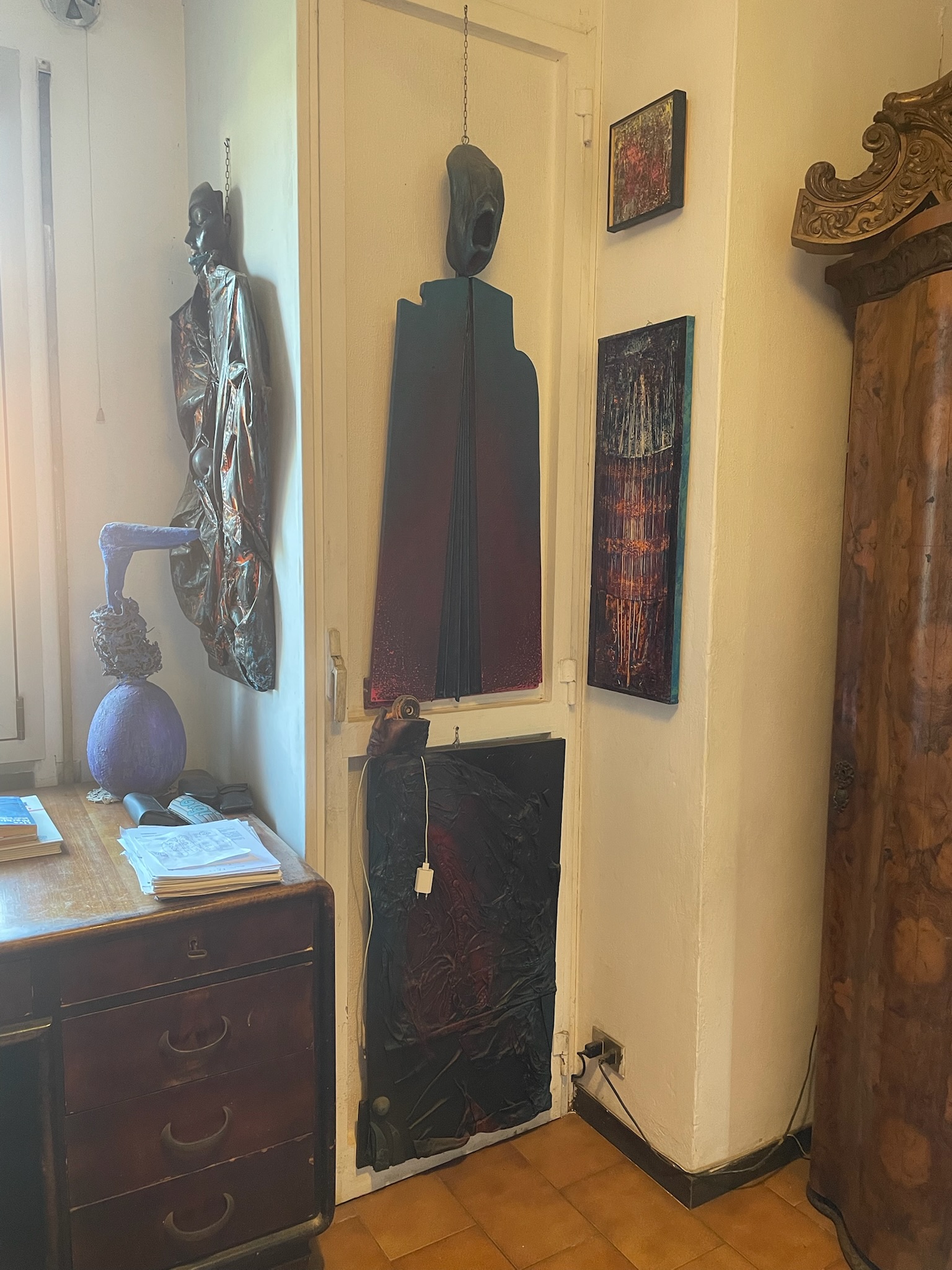 Montico House 39 - Vertical corridor - elongated works and side light