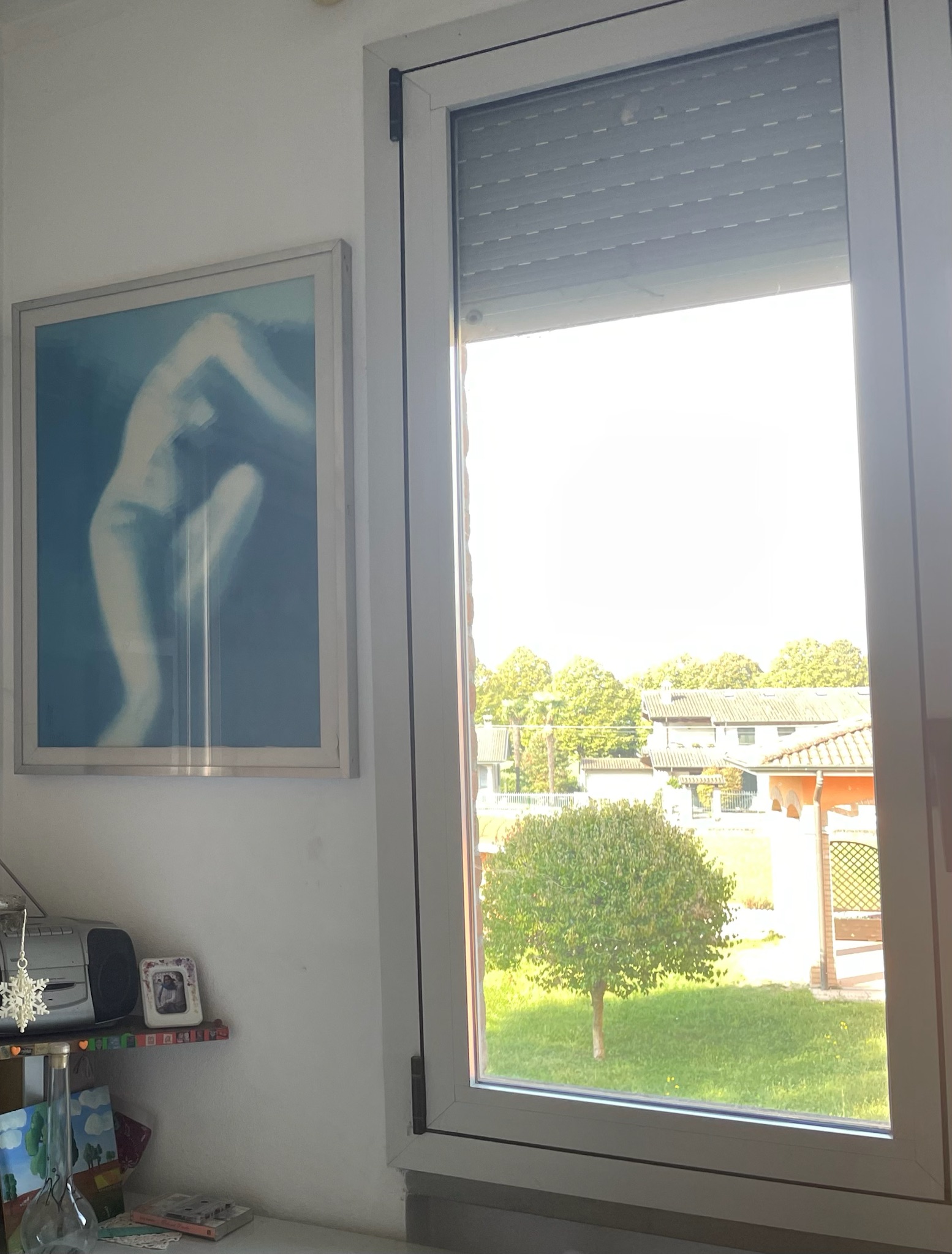 Montico House 45 - Window landscape - blue figure and exterior light