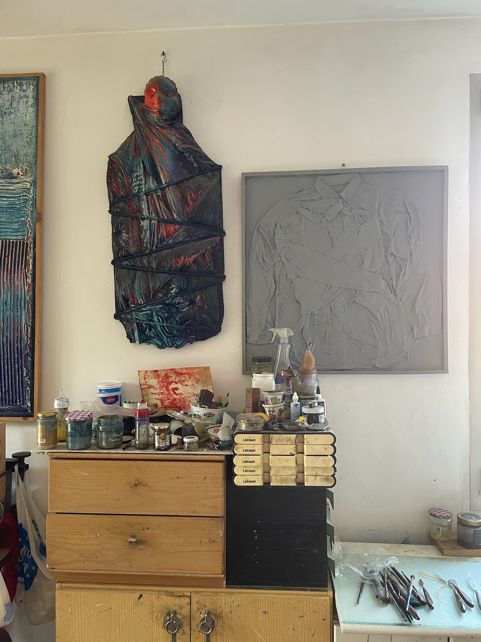 Montico House 51 - Worktable area - materials for artistic practice