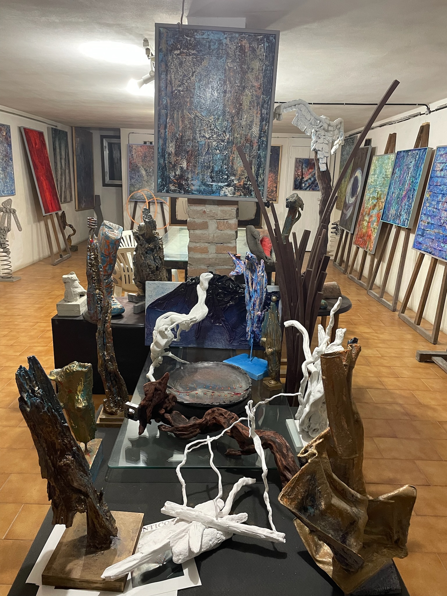 Montico House 53 - Studio core - tools, seats, and sculptures